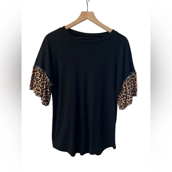 BLACK TOP ANIMAL PRINT SLEEVES - Picture 8 of 9